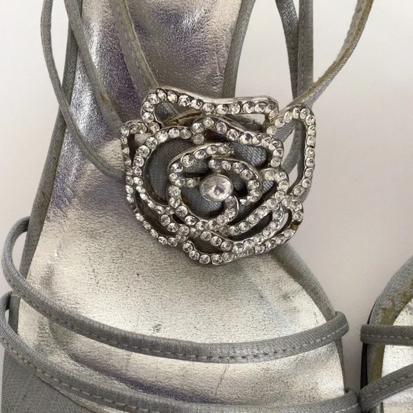STUART WEITZMAN CRYSTAL FLOWER SANDALS SIZE 6 - Picture 10 of 16